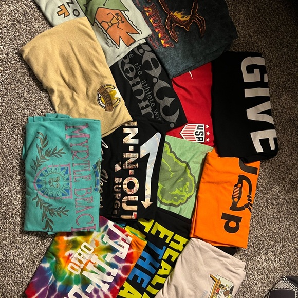 LOT OF 10 RANDOM T-SHIRTS - Picture 4 of 10